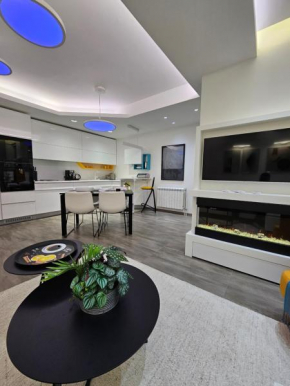 Zebra Luxury Apartment